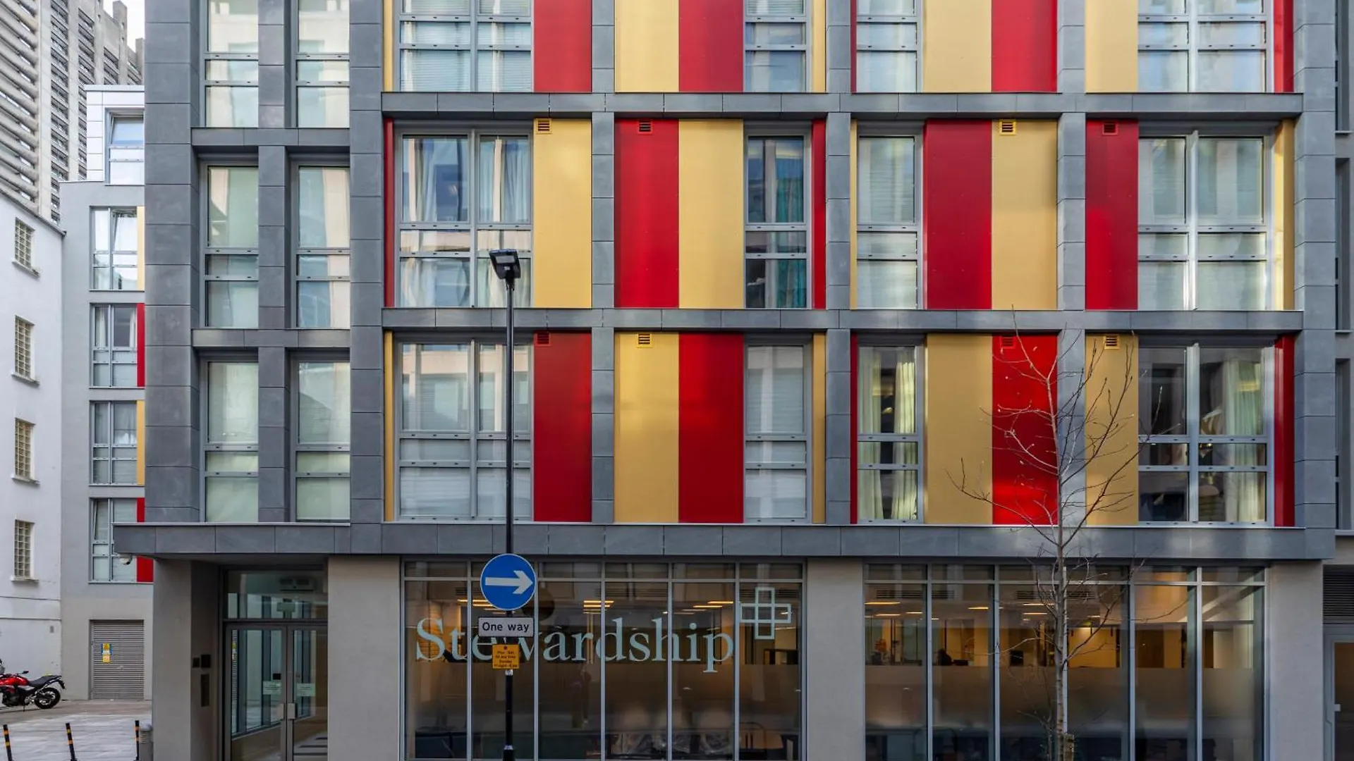 Modern London City Apartment 0*,  United Kingdom
