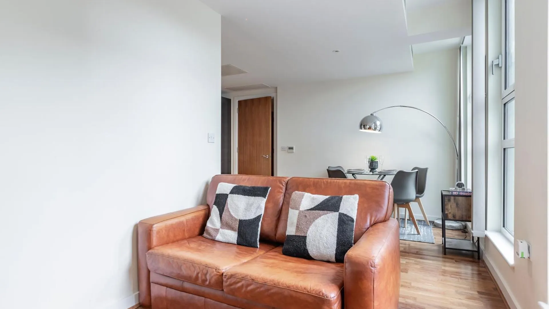 Modern London City Apartment