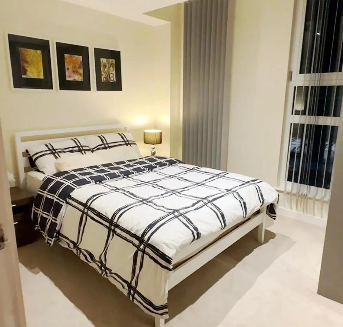 Modern London City Apartment